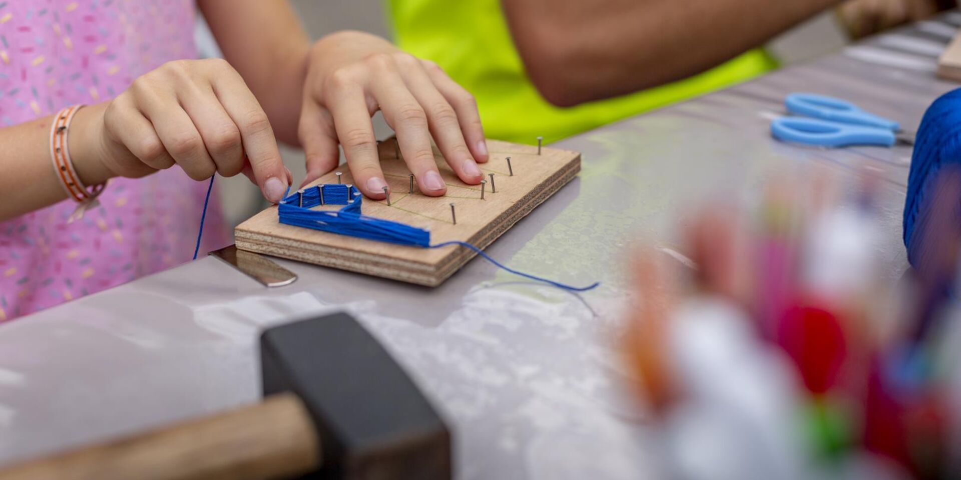 Camping met creatieve activiteiten voor de kinderen aan de kust in Zuid-Frankrijk