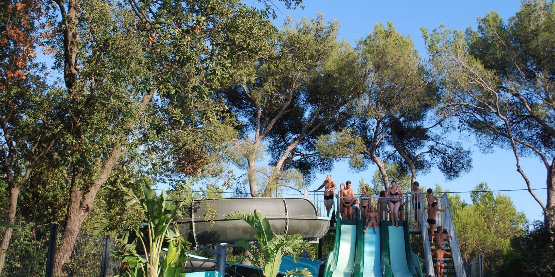 4 glijbanen in het waterpark voor een geslaagde vakantie