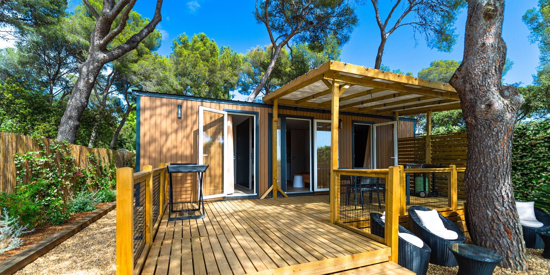 Privé zwembad op 4-sterrencamping in de Provence