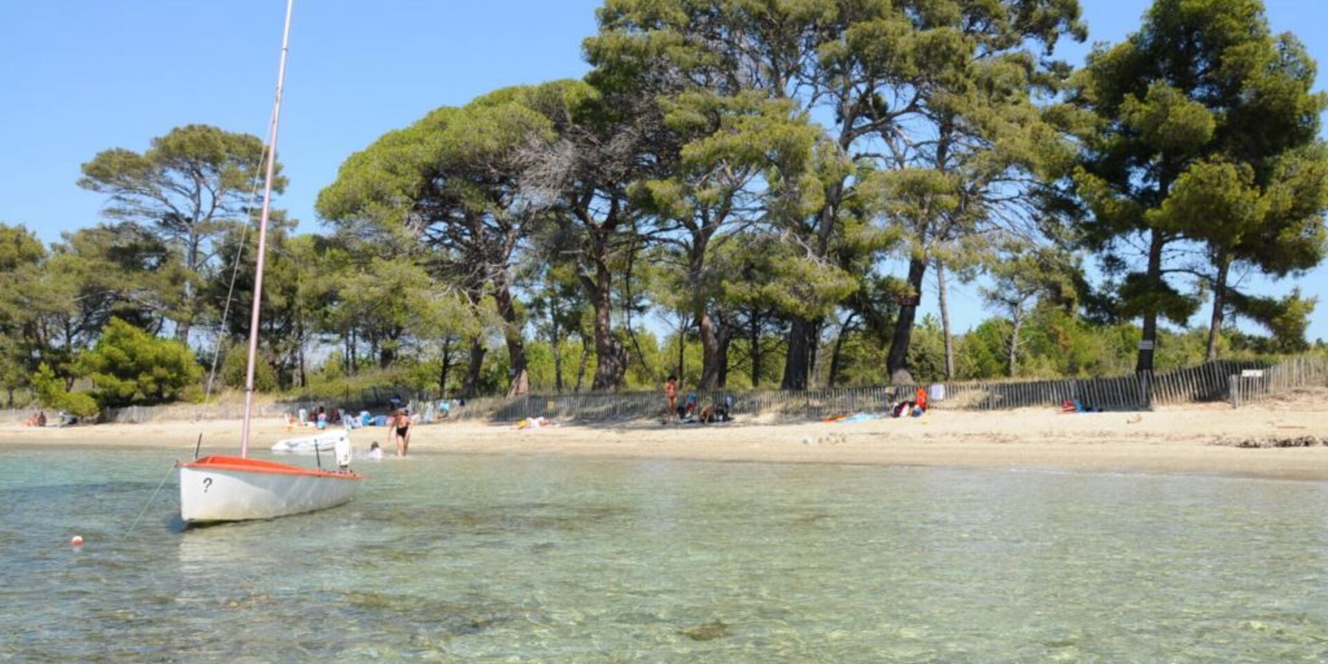 Het strand van Pellegrin in Bormes-les-Mimosas in de Provence