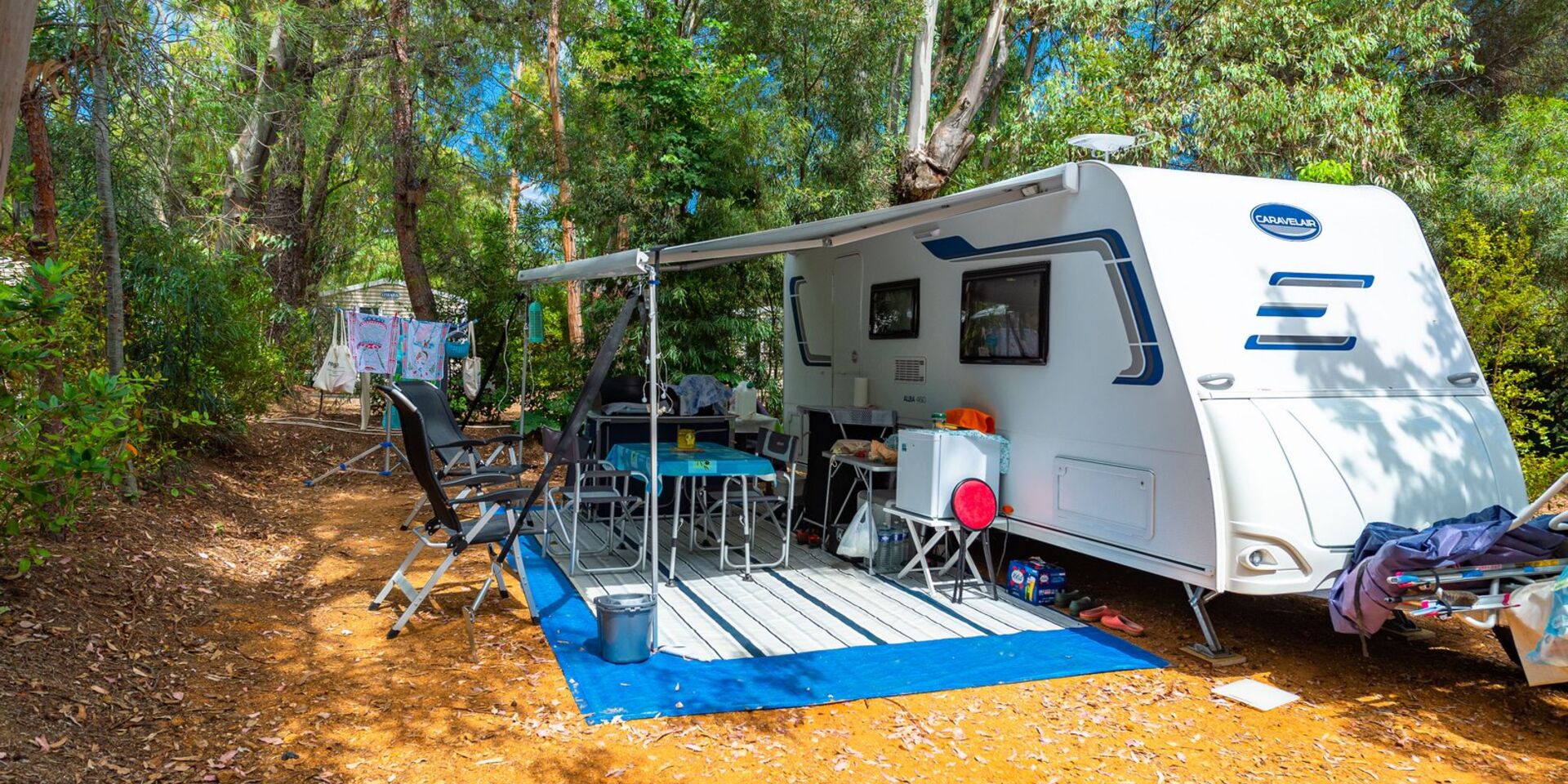 Staanplaats caravan op voordelige camping aan de kust van Zuid-Frankrijk