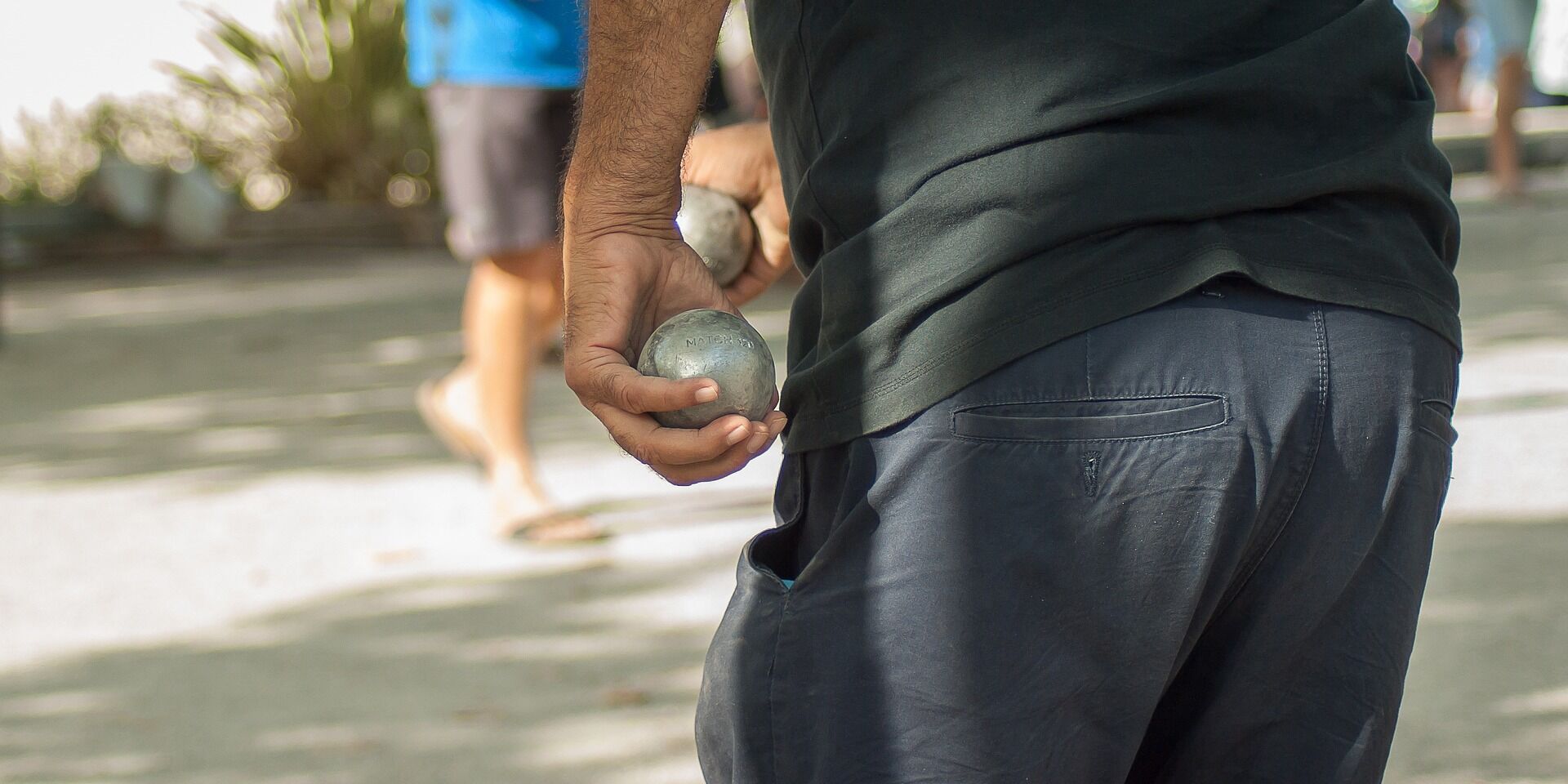 Jeu de boules spelen op de camping.